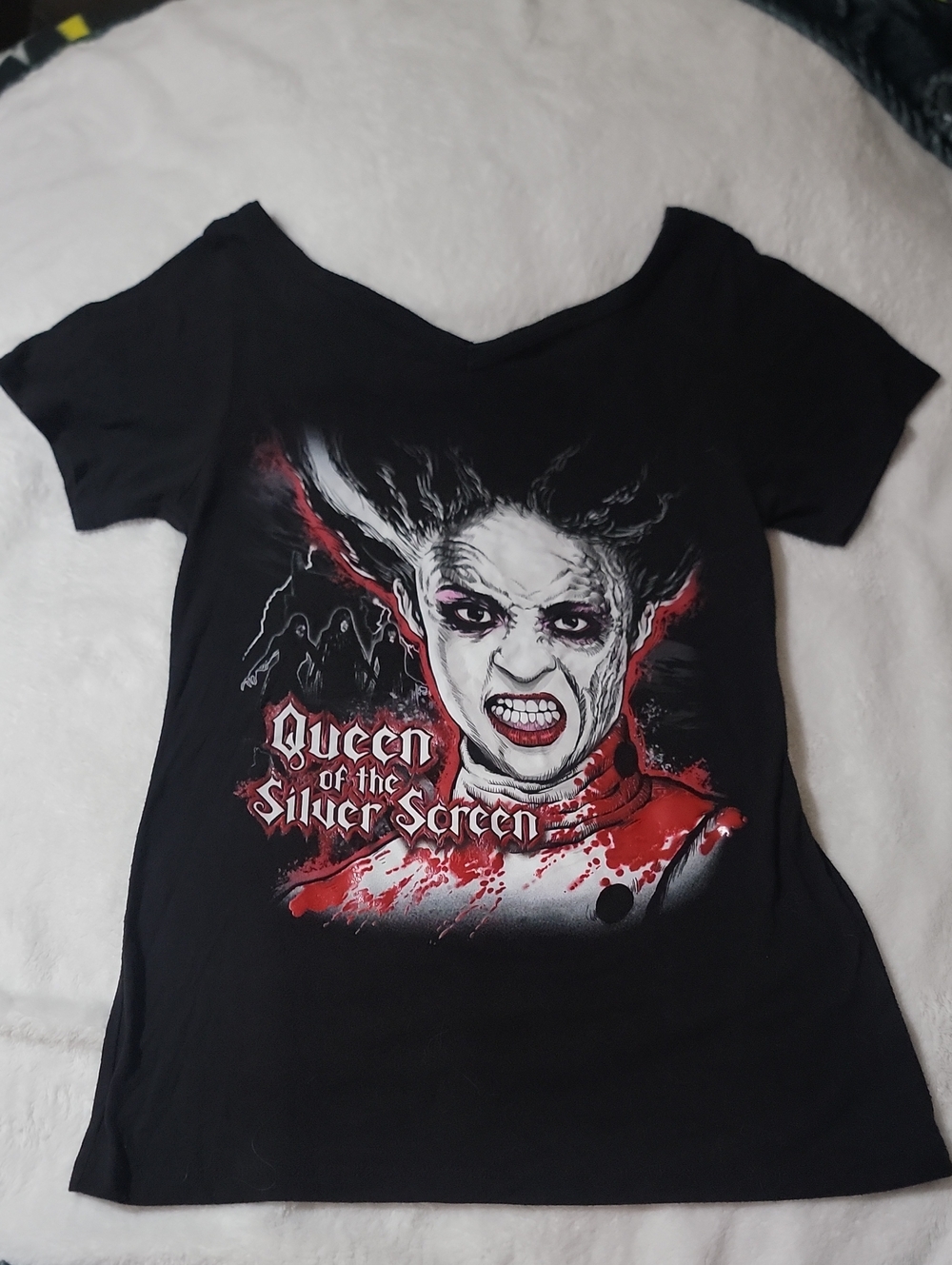 Universal Studios Queen of the Silver Screen Graphic V-Neck Tee
